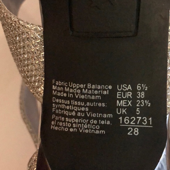 Fioni Silver heels size 6.5 - Picture 5 of 5